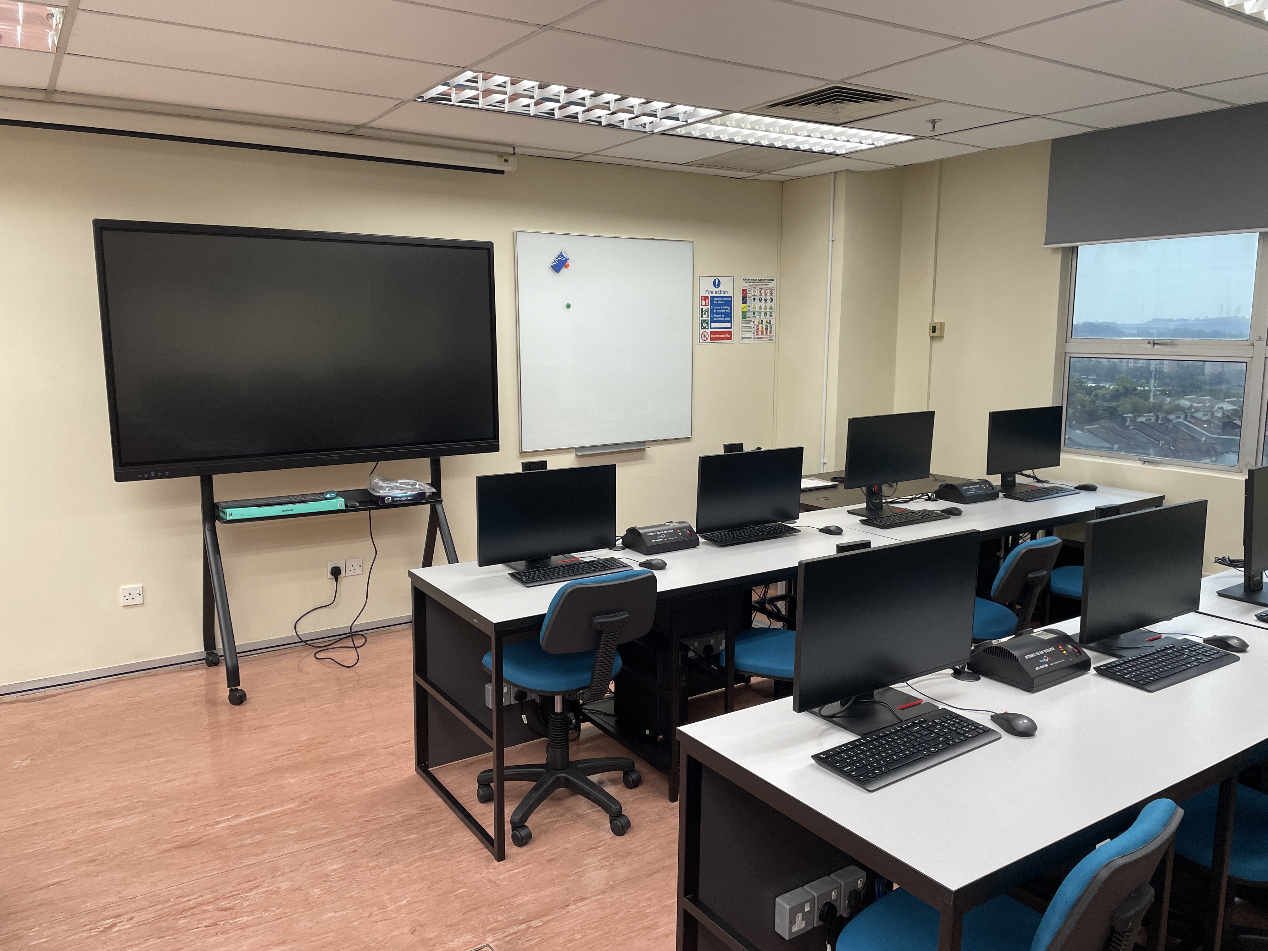 I-PANEL INFINITY MULTI-TOUCH PANEL